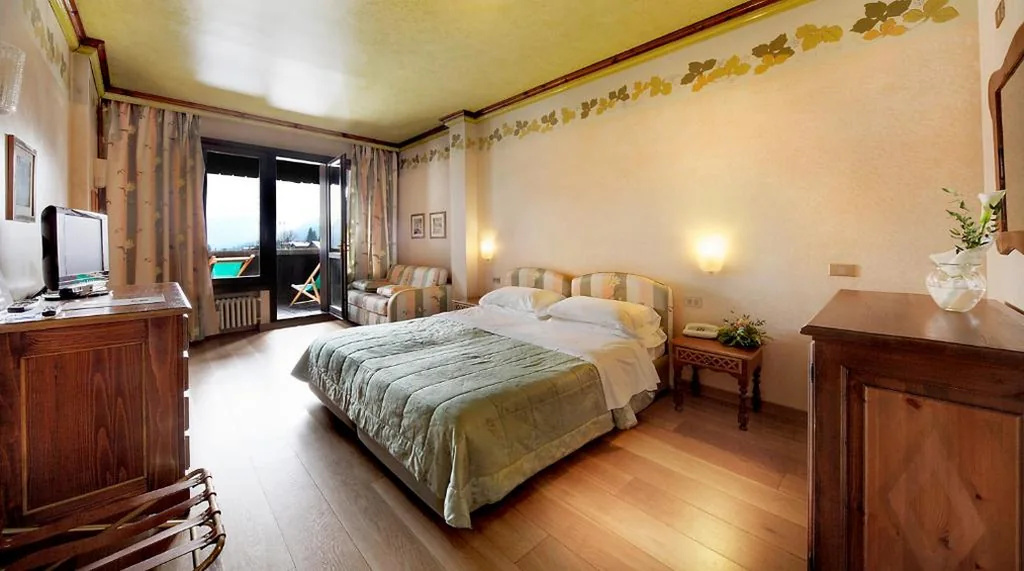 Camera Deluxe Matrimoniale/Doppia con Letti Singoli con Balcone — Hotel Relais Des Alpes