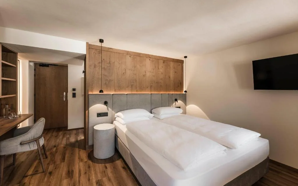 Camera Deluxe Matrimoniale/Doppia con Letti Singoli con Balcone — Rainell Dolomites Retreat