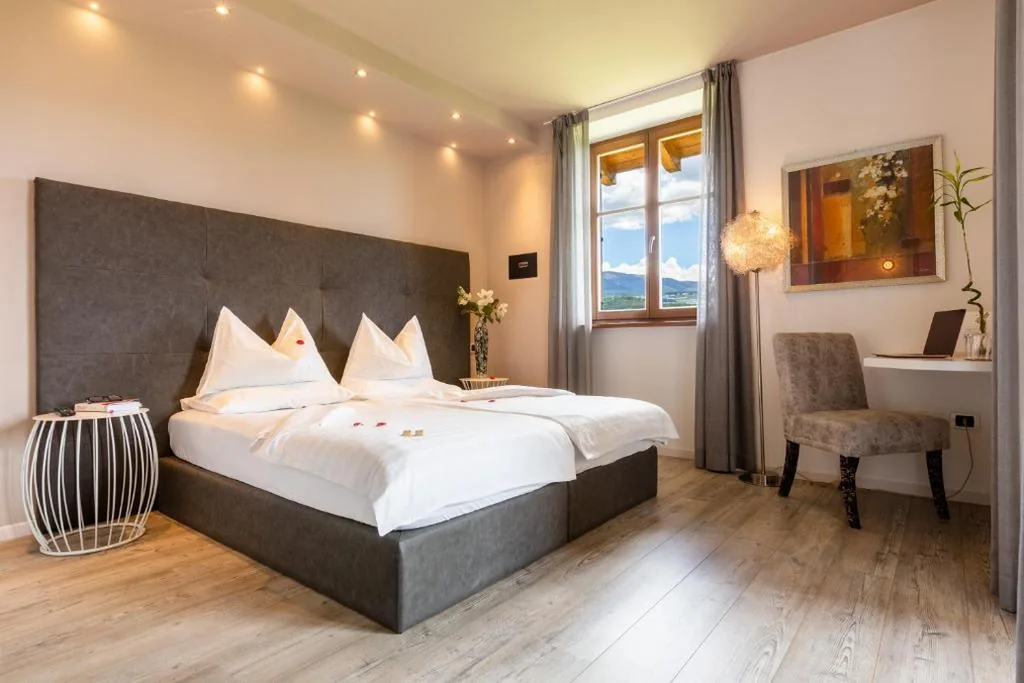 Camera Deluxe Matrimoniale/Doppia con Letti Singoli con Vista Montagna — Villa Quercia Relais & Spa
