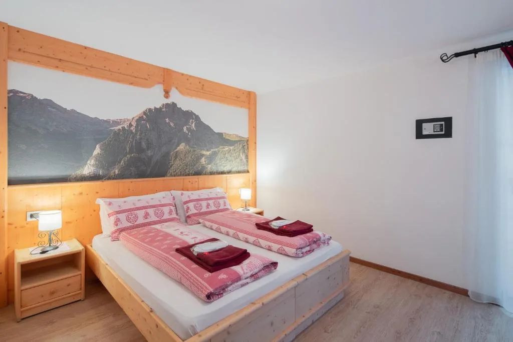Camera Doppia con Letti Singoli con Balcone — B&B Agriturismo Cèsa Ciasates