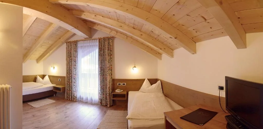 Camera Doppia con Letti Singoli con Balcone — Residence Rautal B&B ***S