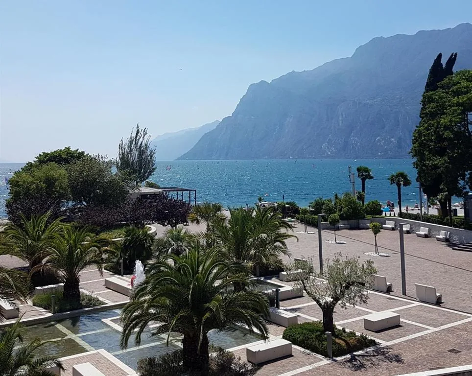 Twin Room with Lake View — Casa Sandra Bertolini