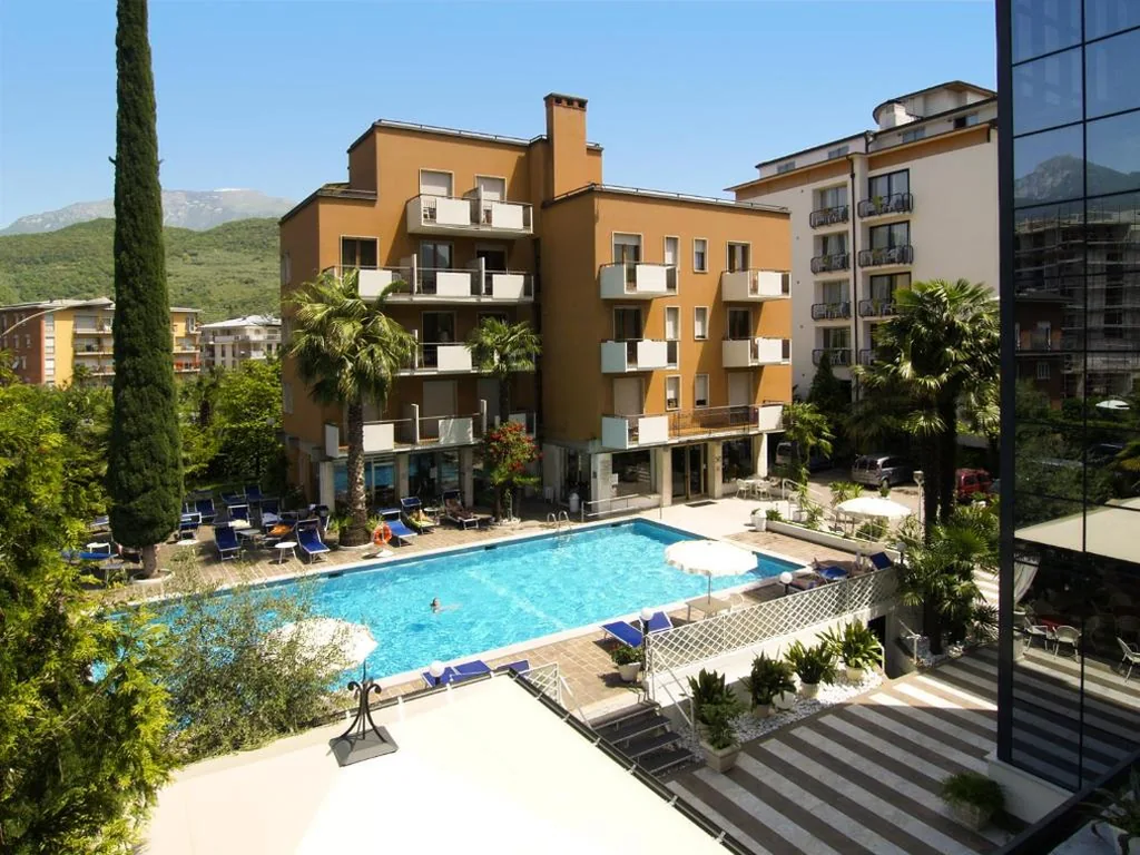 Twin Room - Annexe — Hotel La Perla