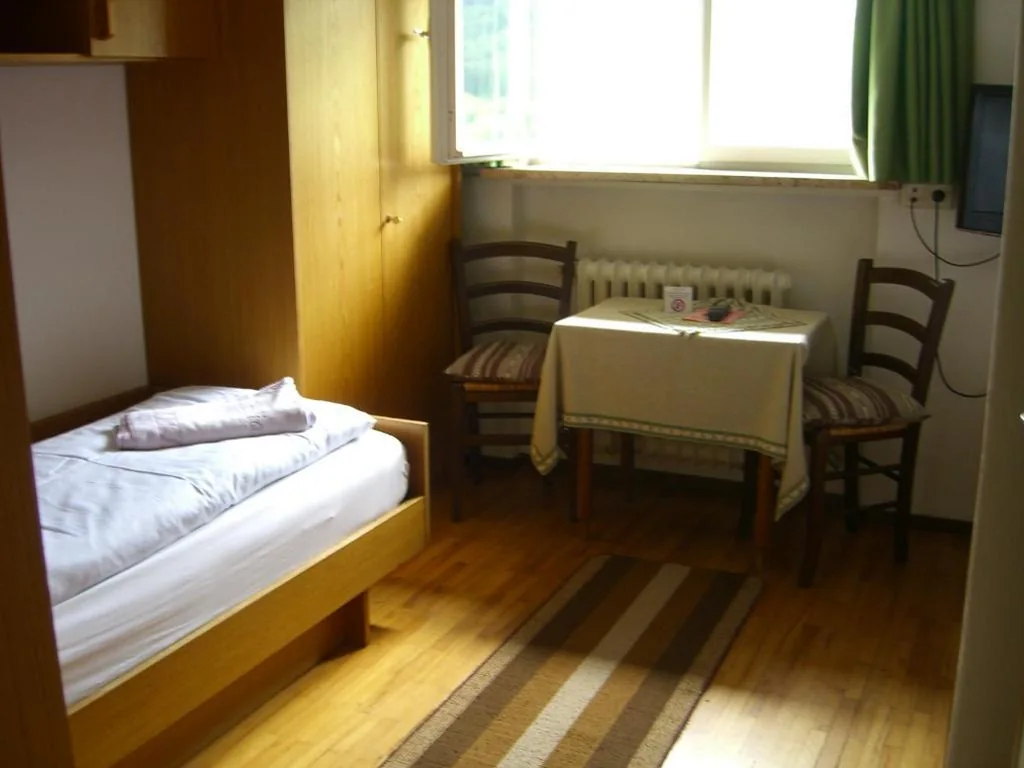Camera Doppia con Letti Singoli — Hotel Villa Emilia