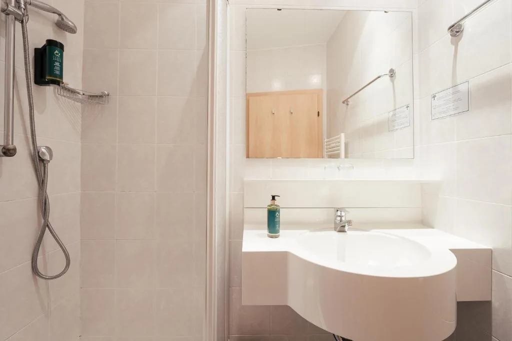 Economy Twin Room — Gästehaus Salvatorianerinnen