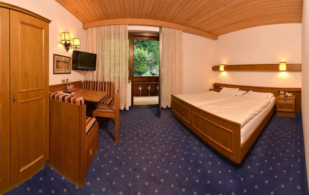Camera Economy Doppia con Letti Singoli — Hotel Pontives