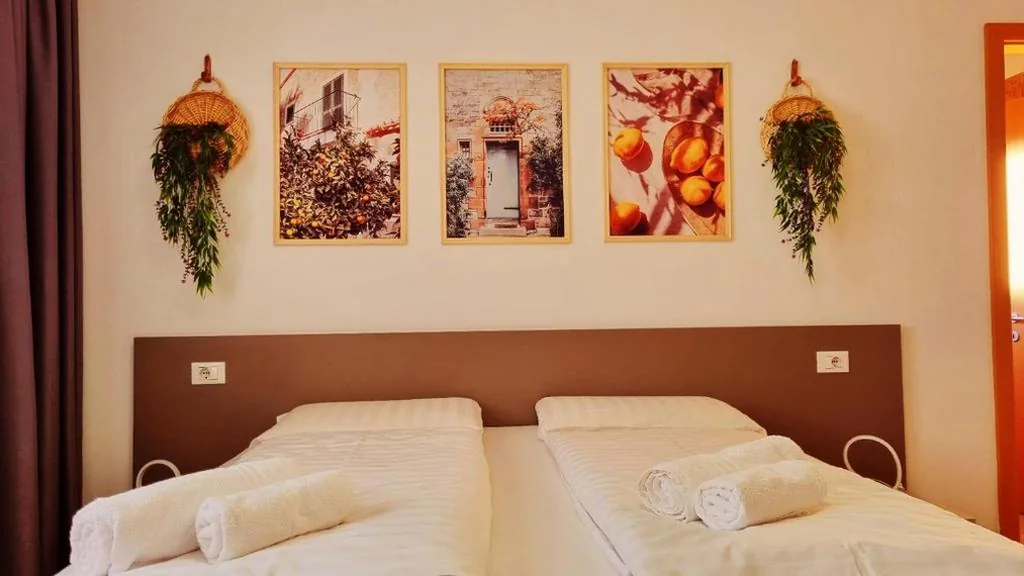 Camera Economy Matrimoniale/Doppia con Letti Singoli — B&B Maya