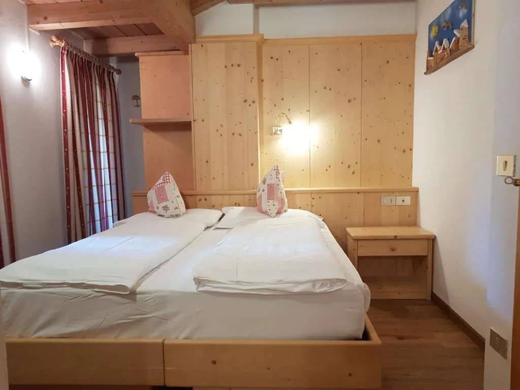 Economy Double/Twin Room with Mountain View — Villa Adria B&B
