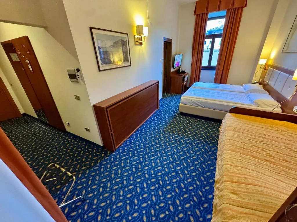 Family Room (2 Adults + 2 Children) — Lake Hotel Benaco