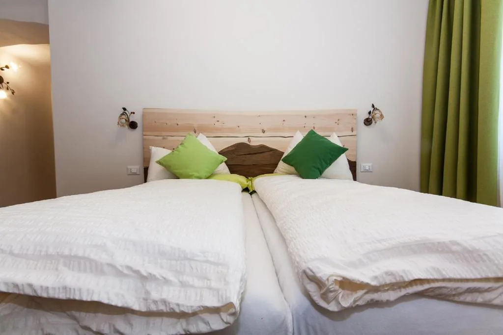 Camera Familiare con Bagno Privato — B&B Incanto