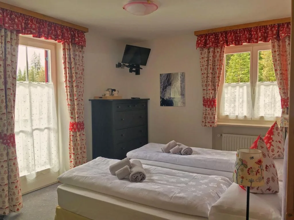 Camera Familiare con Bagno Privato — Rifugio Monti Pallidi