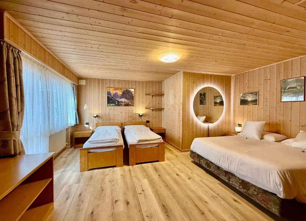 Family Room with Private Bathroom - Basement — B&B Family Accommodation Canazei BIKE FRIENDLY