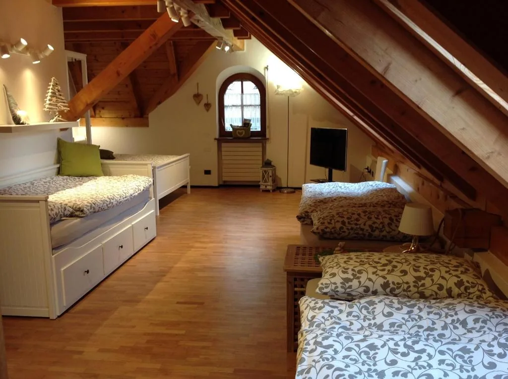 Camera Familiare con Bagno Privato — VILLA ROOMS