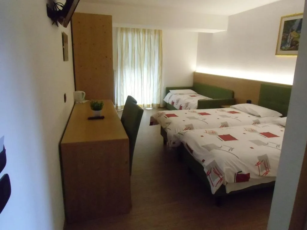 Family Room with Balcony — Garni Festil