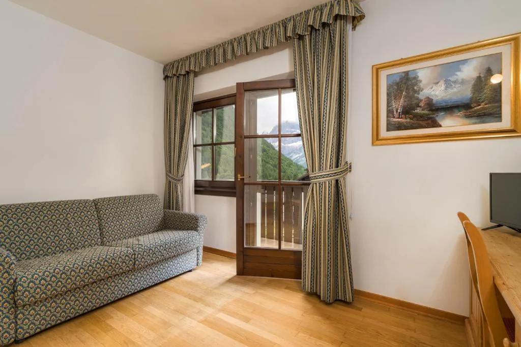 Camera Familiare con Balcone — Hotel Betulla
