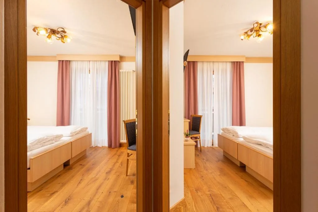 Camera Familiare con Balcone — Hotel Pareda