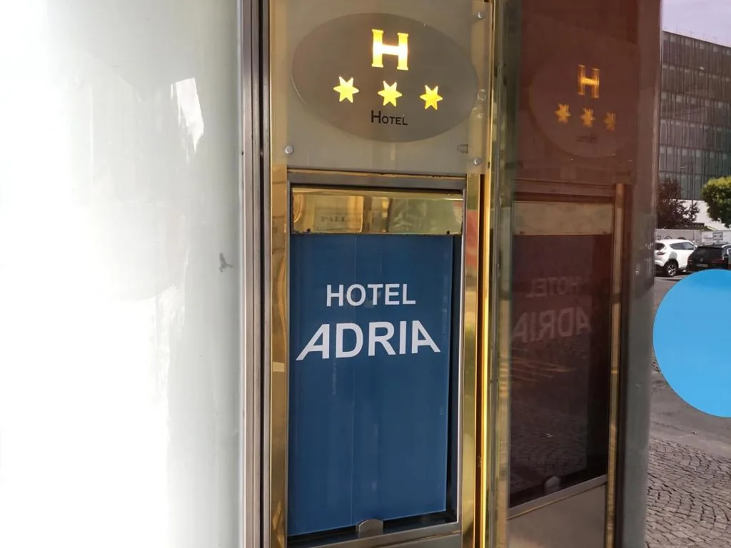 Camera Familiare con Vista Montagna — Hotel Adria