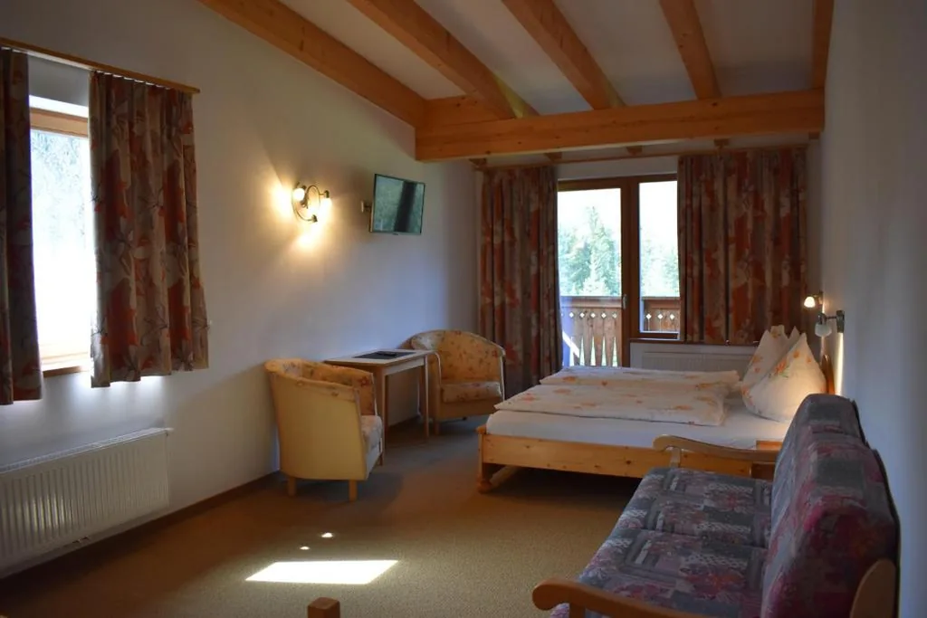 Camera Familiare con Vista Montagna — romy’s B&B