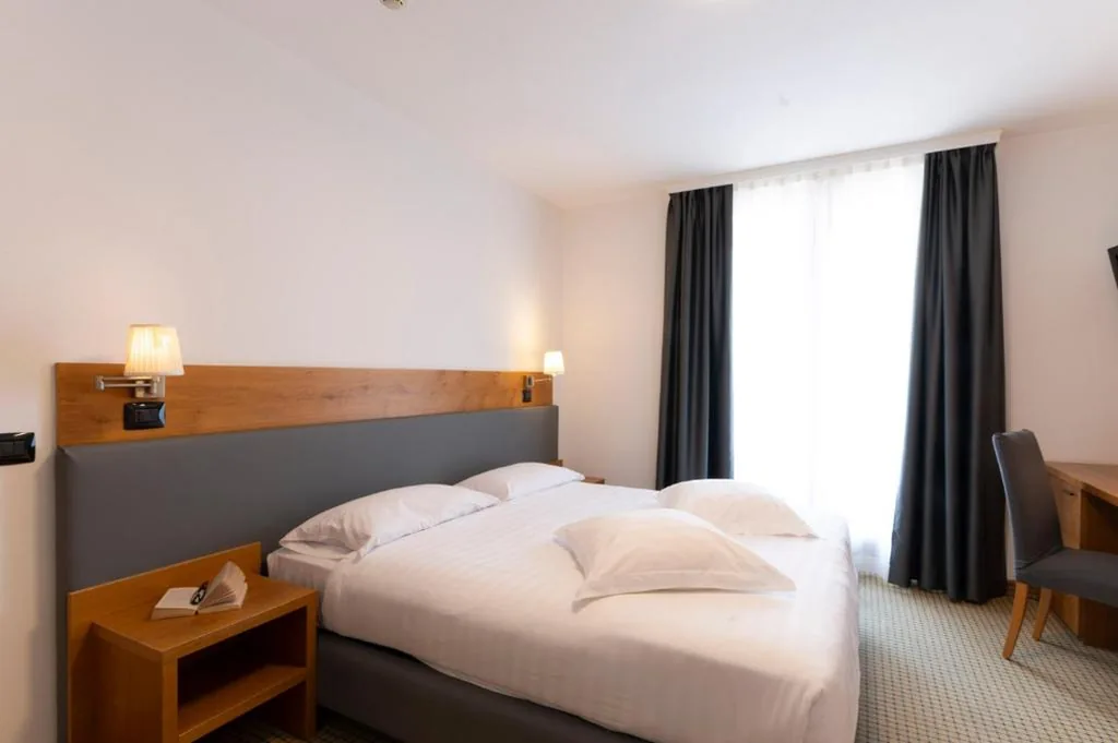 Camera Familiare — Royal Olympic Hotel