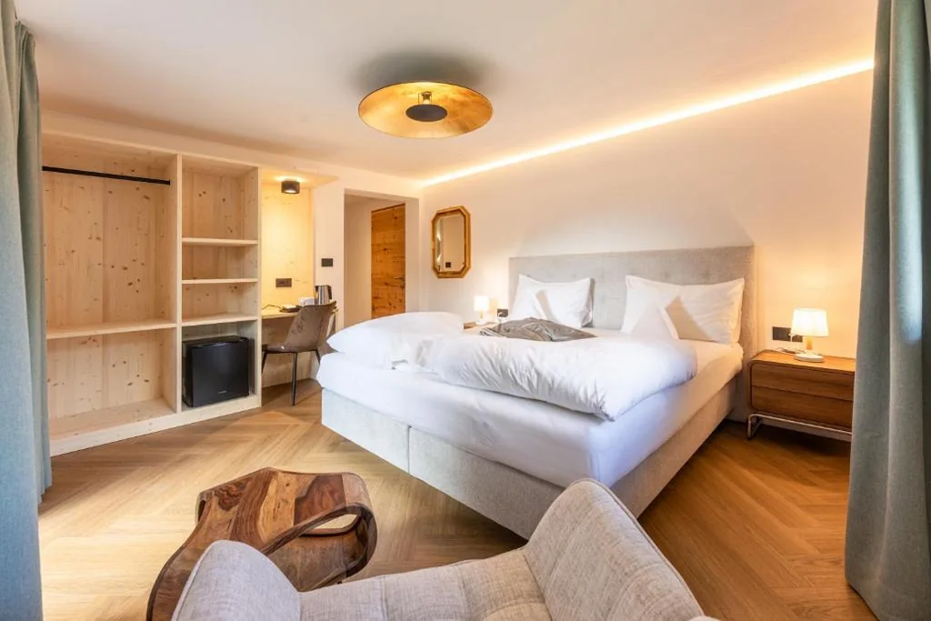 Camera King con Vista Montagne — Boutique Hotel Pradell