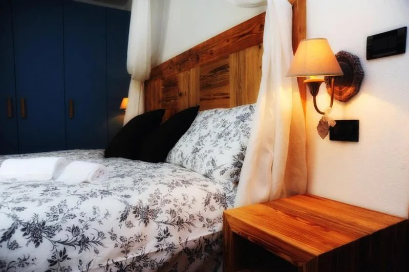 Standard King Room with Private Bathroom — Appartamenti e Camere Veronica