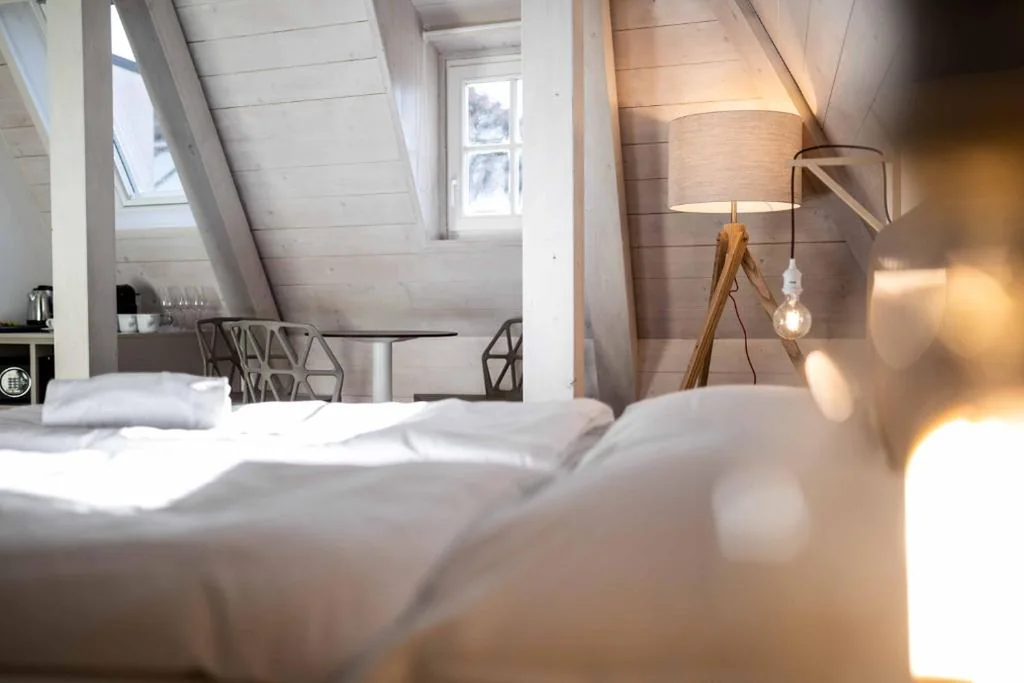 Camera King Superior — Stay COOPER l Guesthouse zum Löwen