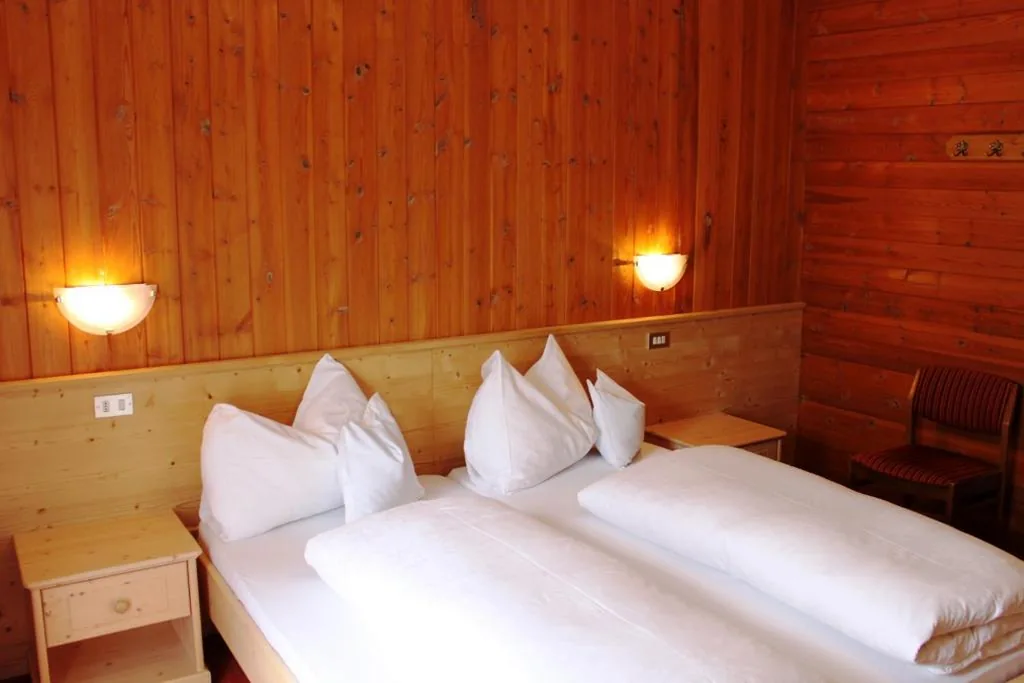 Camera Matrimoniale — Albergo Alisander