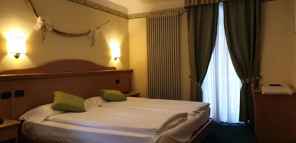 Camera Matrimoniale — Albergo Bernard