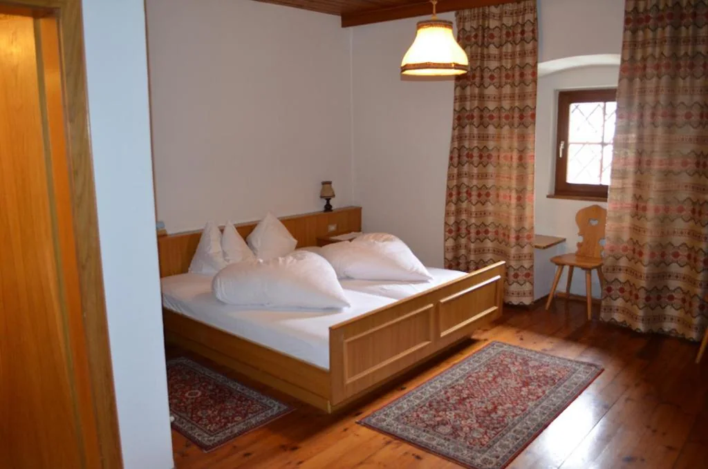 Double Room — Ansitz Goller
