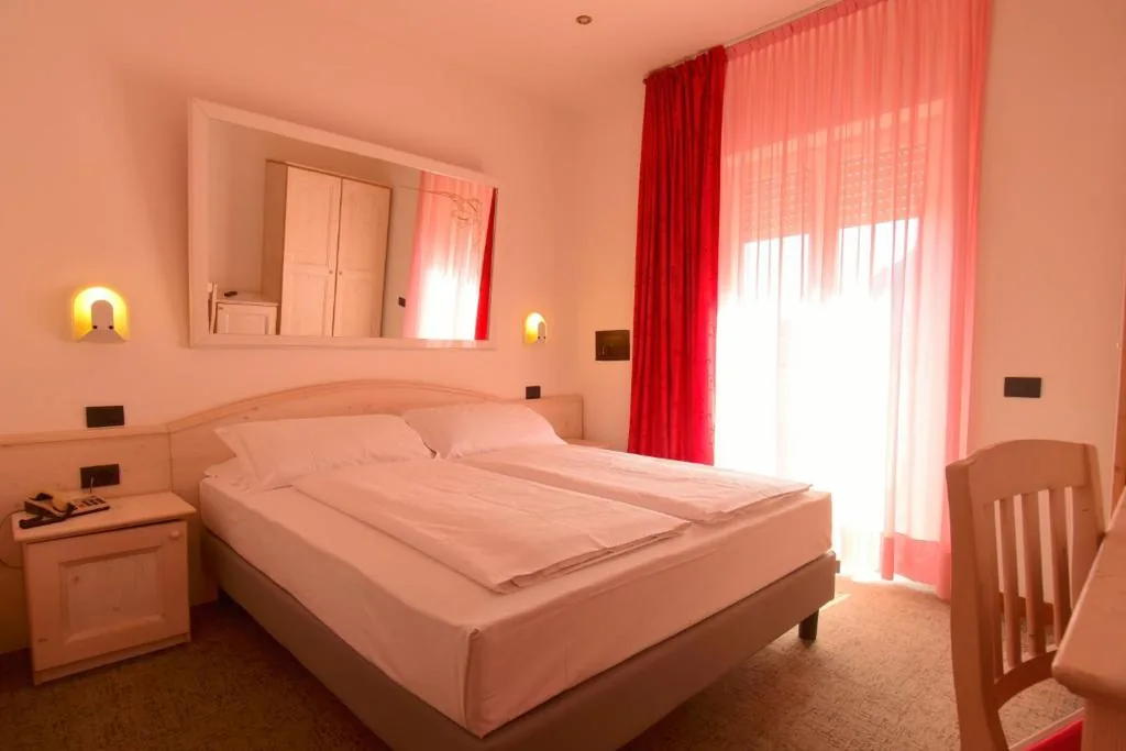 Camera Matrimoniale Basic — Hotel Virgilio