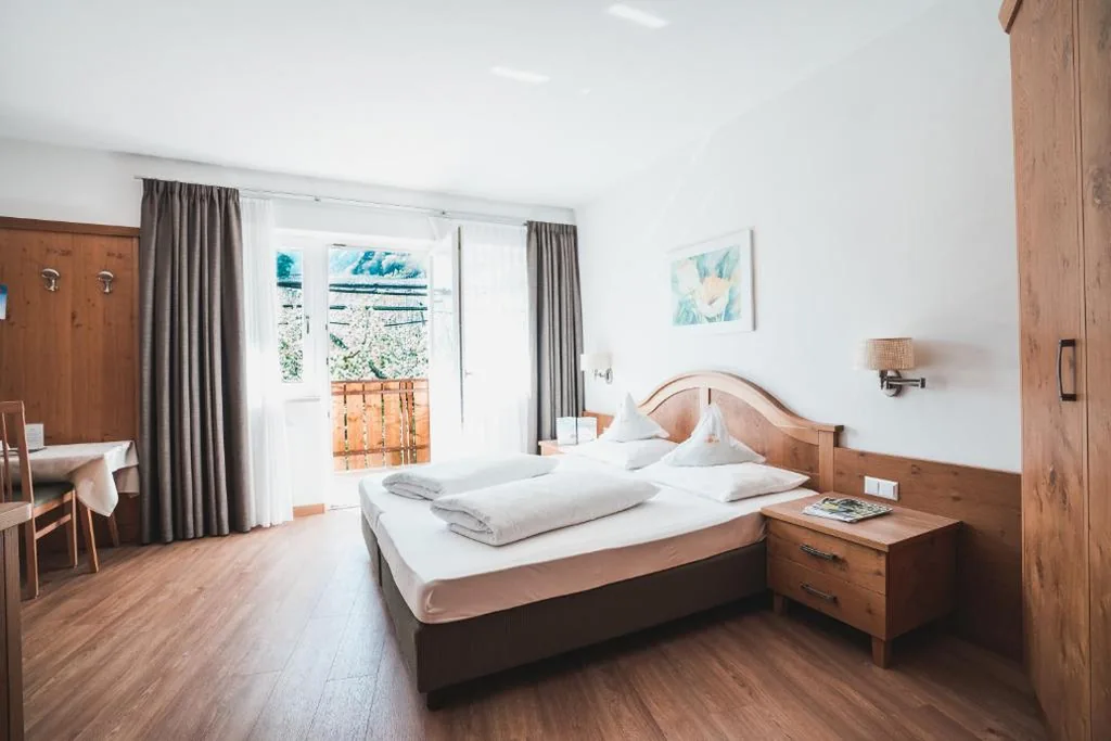 Budget Double Room — Hotel Am Sonneck