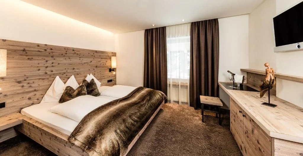Camera Matrimoniale Classic — ArtHotel Anterleghes – Gardenahotels