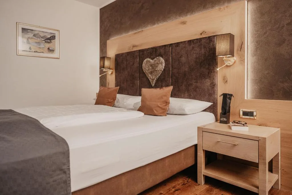 Camera Matrimoniale Classic con Balcone — Freina Mountain Lifestyle Hotel