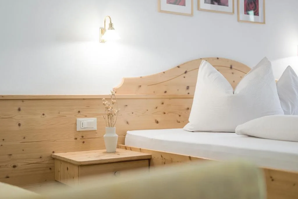 Classic Double Room with Balcony — Pension-Appartement Mitterhofer
