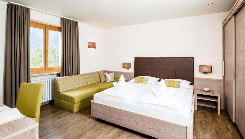 Camera Matrimoniale Comfort con Balcone — Astor Hotel