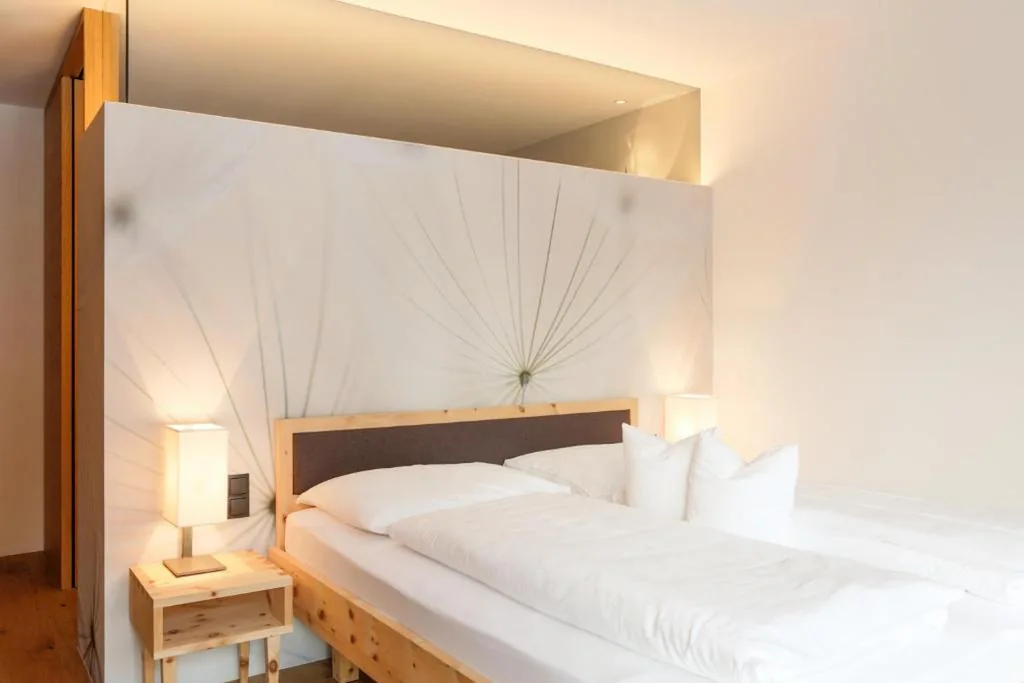 Comfort Double Room with Balcony and Mountain View — Steindl’s Boutique Hotel