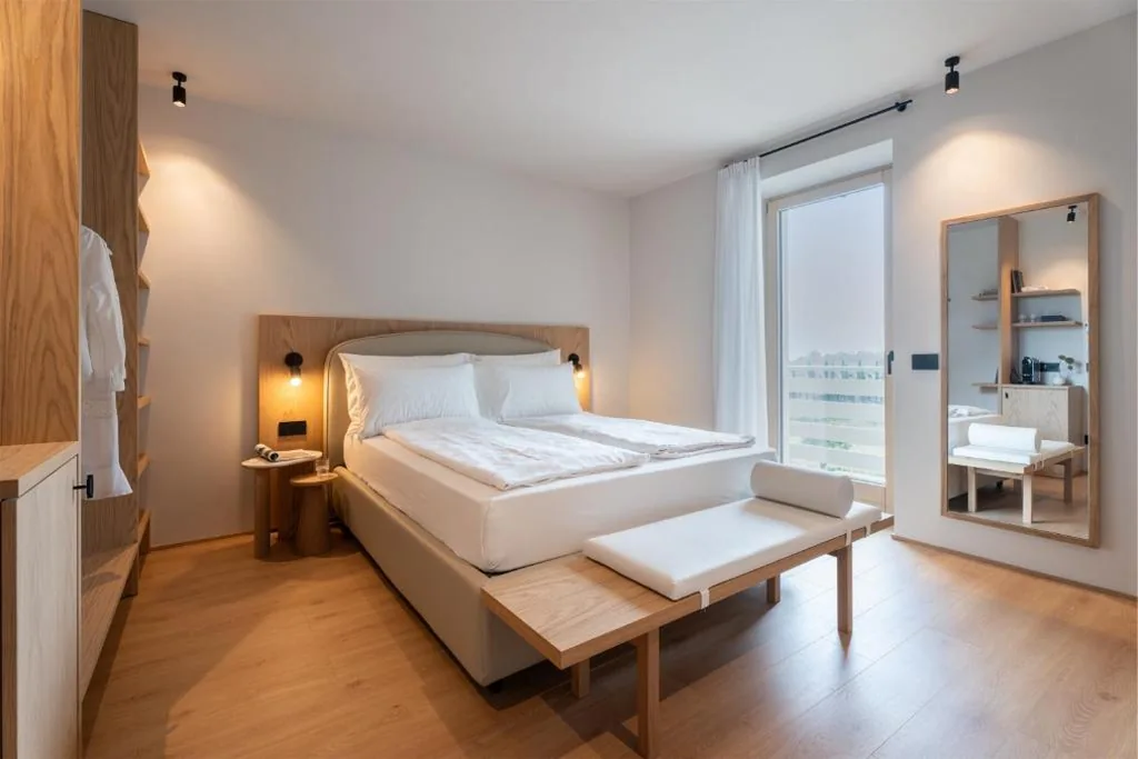 Camera Matrimoniale Comfort con Balcone e Vista Piscina — Hotel Al Maso