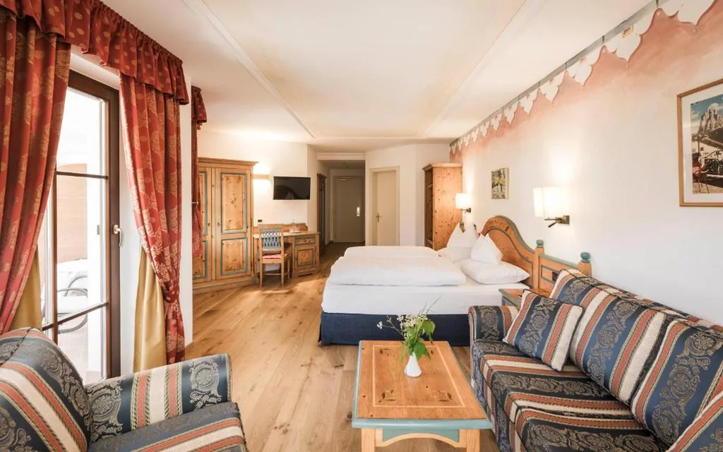 Camera Matrimoniale Comfort con Balcone — Hotel Ansitz Jakoberhof