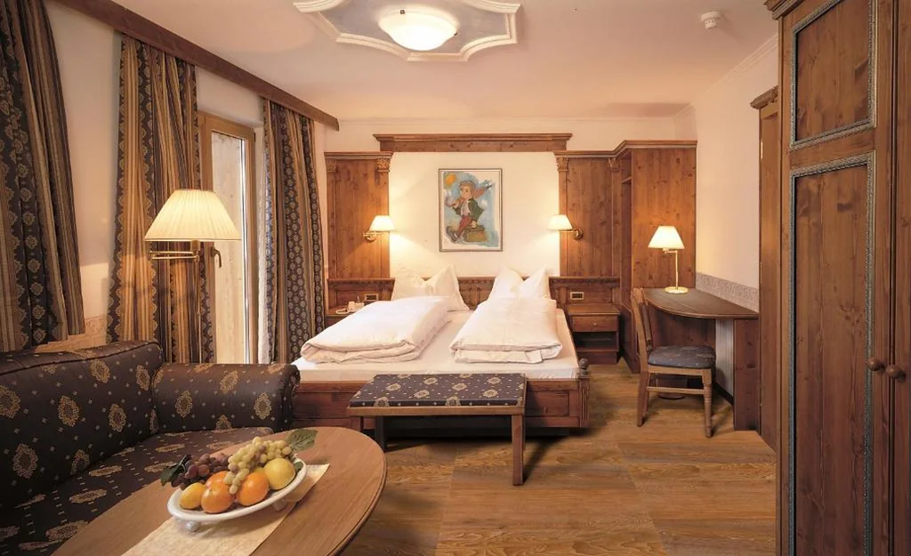Camera Matrimoniale Comfort con Balcone — Hotel Garni Concordia – Dolomites Home