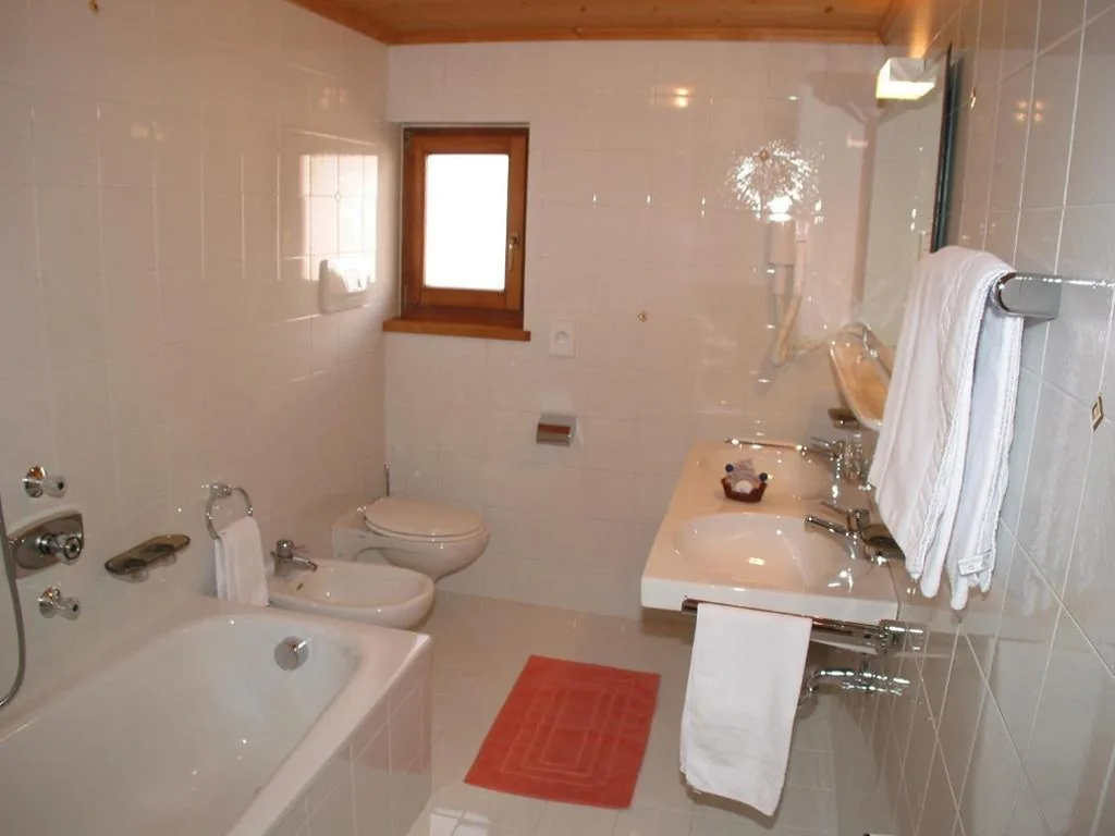 Camera Matrimoniale Comfort con Balcone — Hotel Talblick