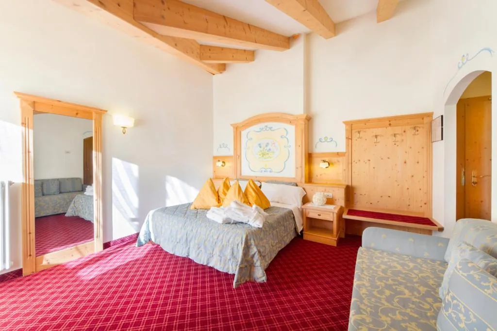 Camera Matrimoniale Comfort con Vista Lago — Alpotel Dolomiten