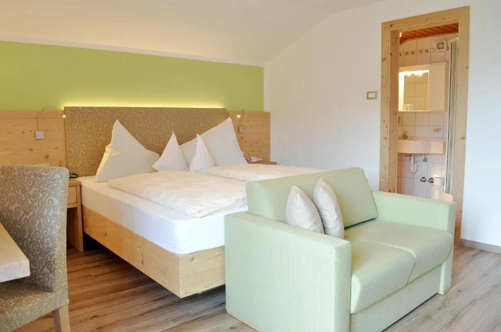 Comfort Double Room with Mountain View — Hotel Karin