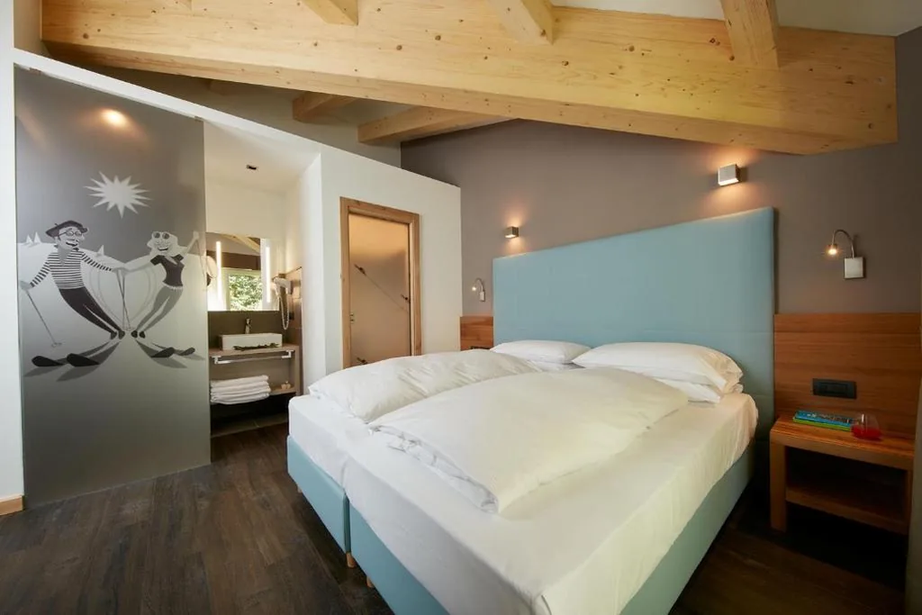 Comfort Double Room — Hotel Valacia