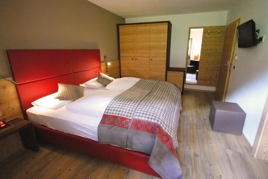 Camera Matrimoniale Comfort — Monti Pallidi B&B Apartments