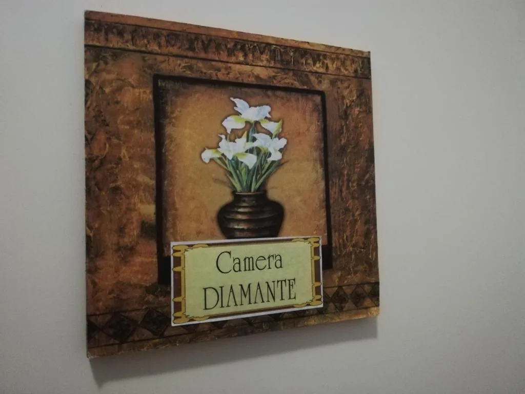 Camera Matrimoniale con Bagno in Comune — Ai Tre Portoni