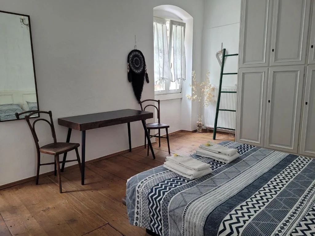 Camera Matrimoniale con Bagno in Comune — B&B Dal Nonno