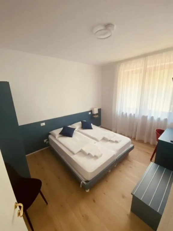 Camera Matrimoniale con Bagno in Comune — Countryhouse Verso