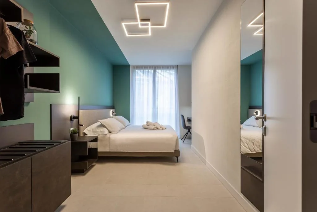 Camera Matrimoniale con Bagno in Comune — Habitat Guest House