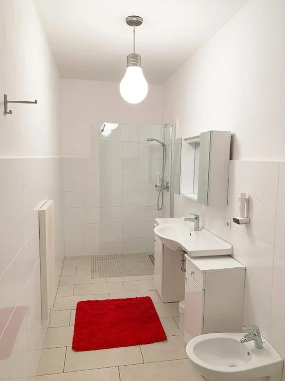 Camera Matrimoniale con Bagno in Comune — Rosengarten