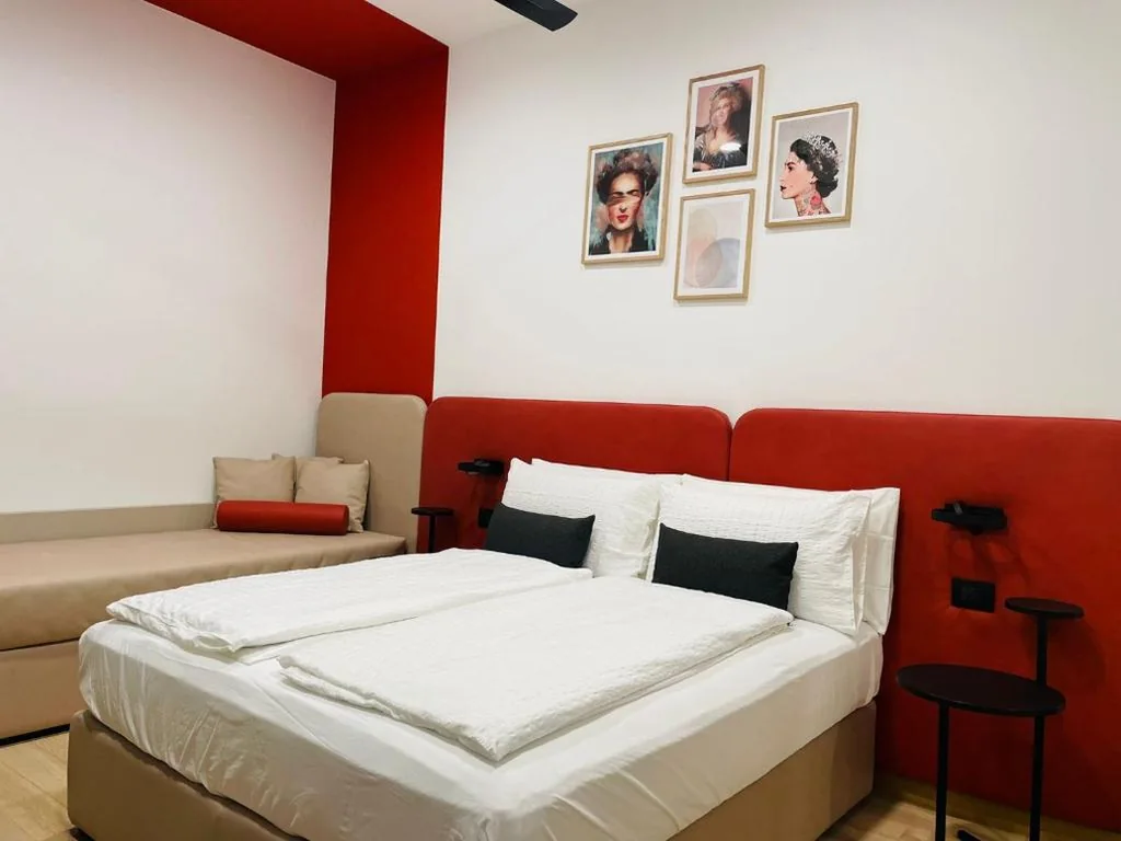 Camera Matrimoniale con Bagno Privato — House of Bruno – NO Reception